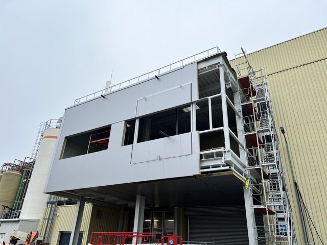 Firmengebäude Hanau – Innovative Fensterlösungen für Heraeus 1 Mittel IMG 3856